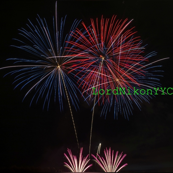 24 x 36" canvas Fireworks Print - Picture 1 of 1